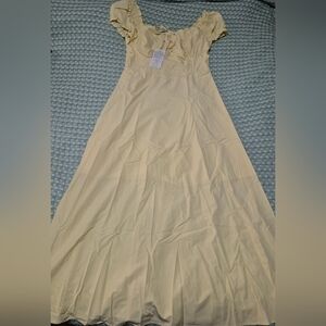 Elegant Light Yellow "Milkmaid" Dress